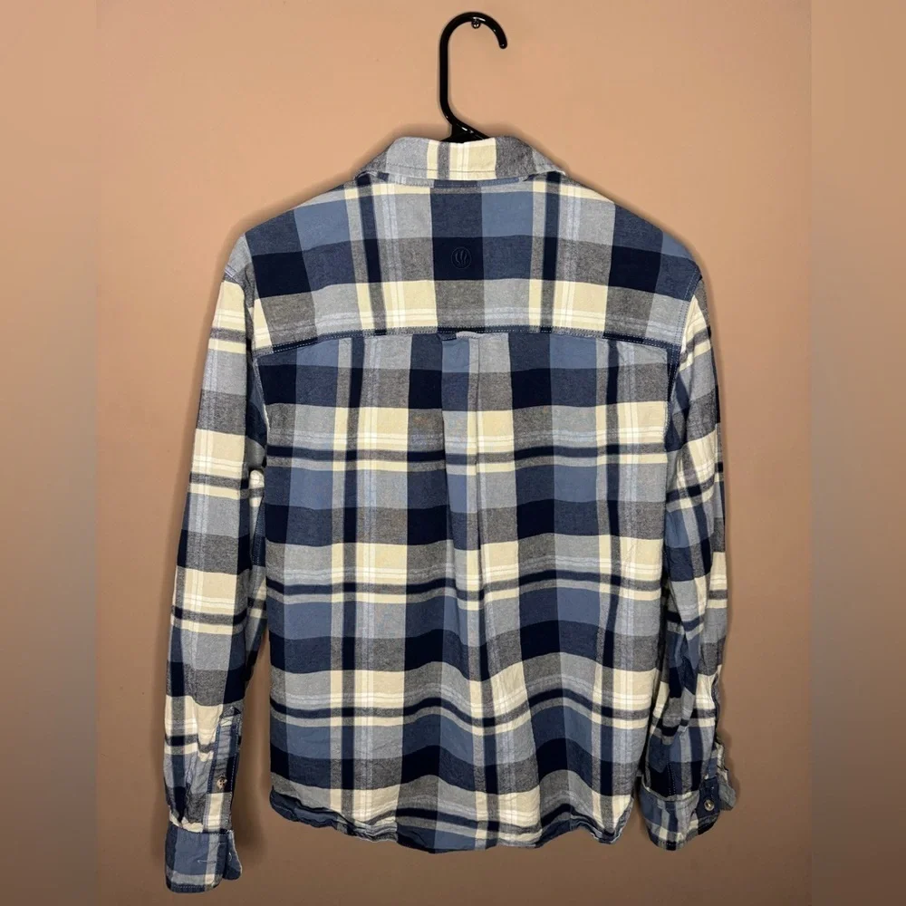 Men’s FatFace Navy and Light Blue Plaid Button-Down Shirt